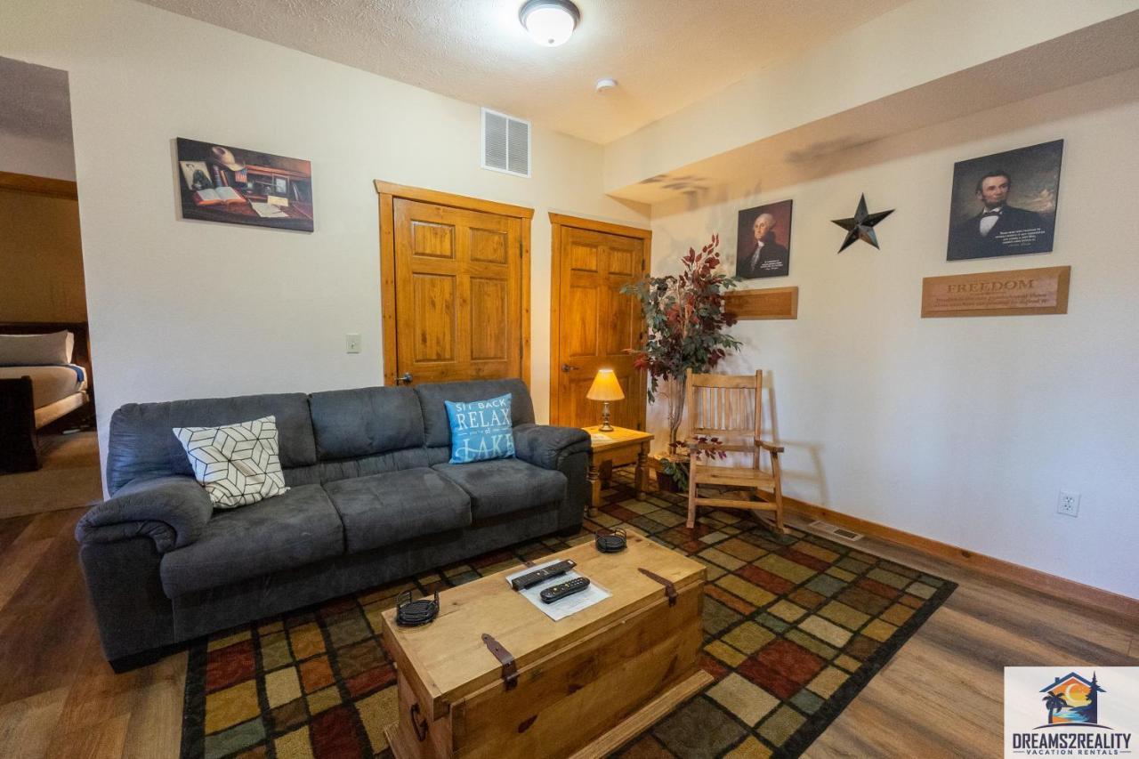 Forest Heights Lodge - 6Br - Pool Table - Near Silver Dollar City - Free Tickets Included Branson Dış mekan fotoğraf