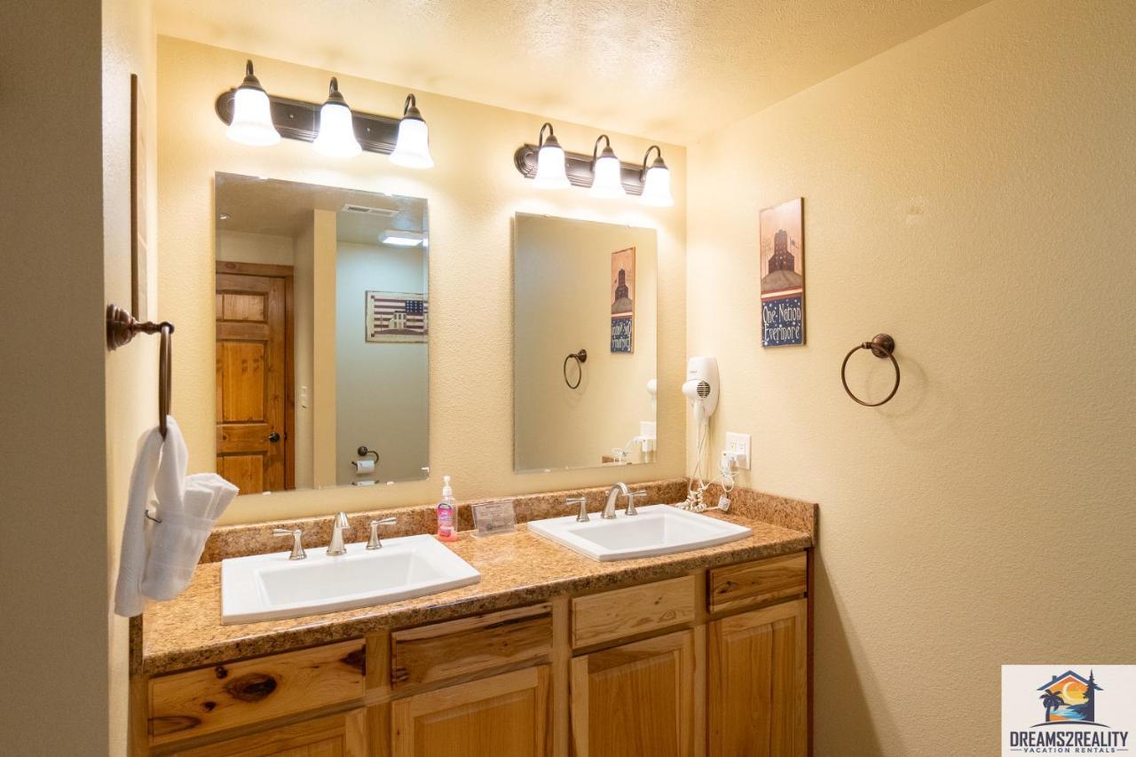 Forest Heights Lodge - 6Br - Pool Table - Near Silver Dollar City - Free Tickets Included Branson Dış mekan fotoğraf